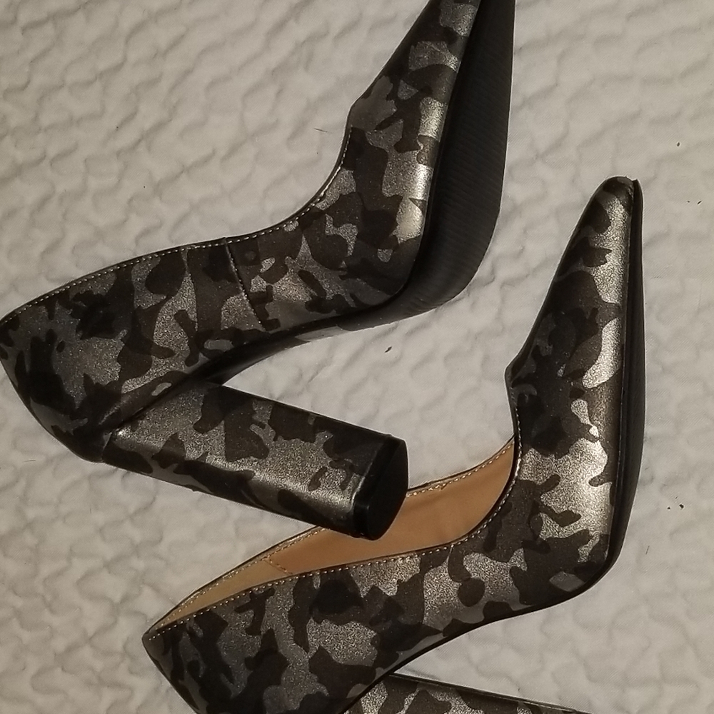 Cupid High Heels - Picture 3 of 3